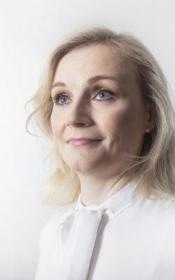 Tiina Kuusimäki -henkilökuva